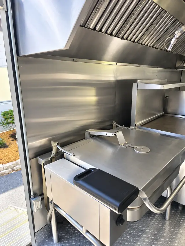 26ft Baby Bulk Kitchen additional view