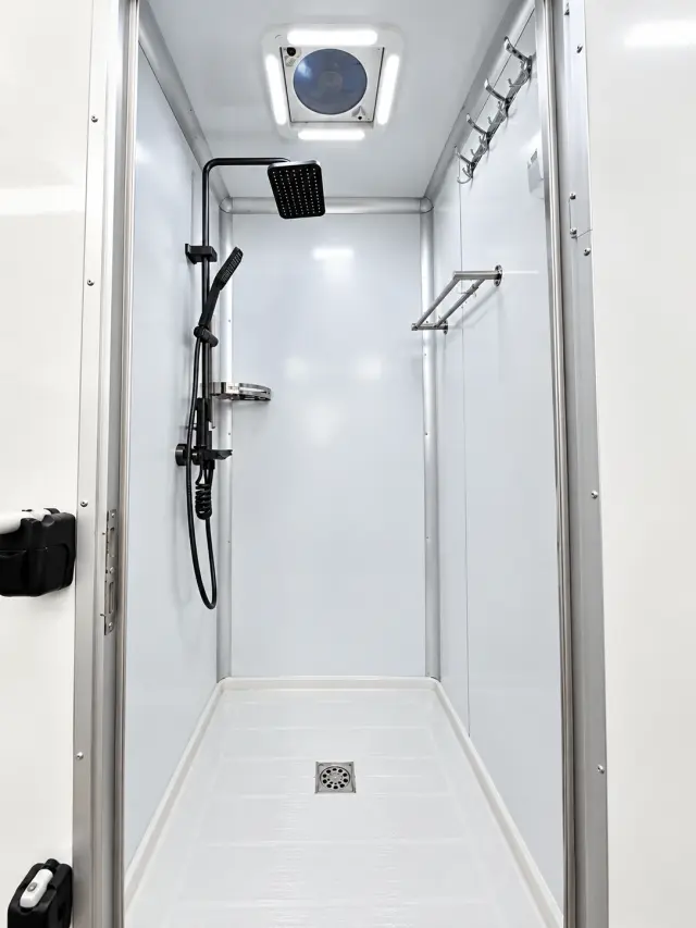 20ft Shower Container (5 Stalls) additional view