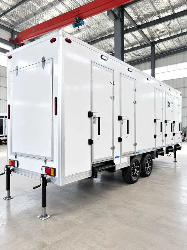 20ft Shower Container (5 Stalls) additional view